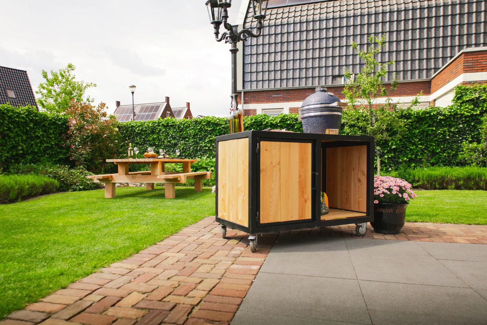 Big Green Egg Outdoor-Küche aus Holz
