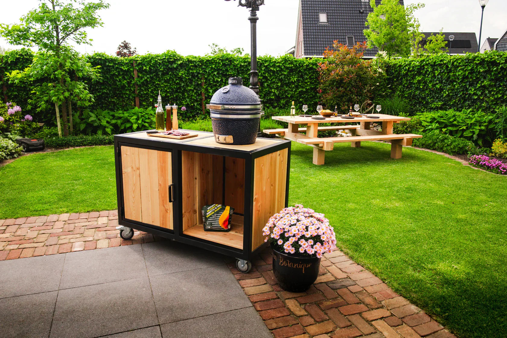 Big Green Egg Outdoor-Küche aus Holz
