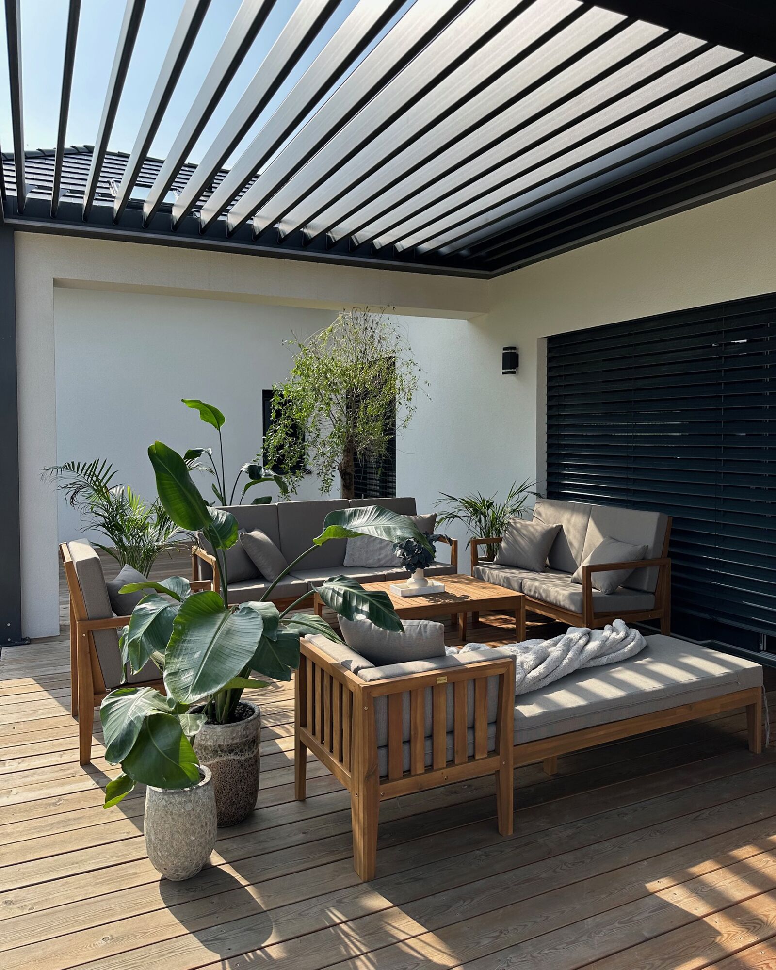 Oakwood Loungeset · 12-teilig mit Kissen & Tisch