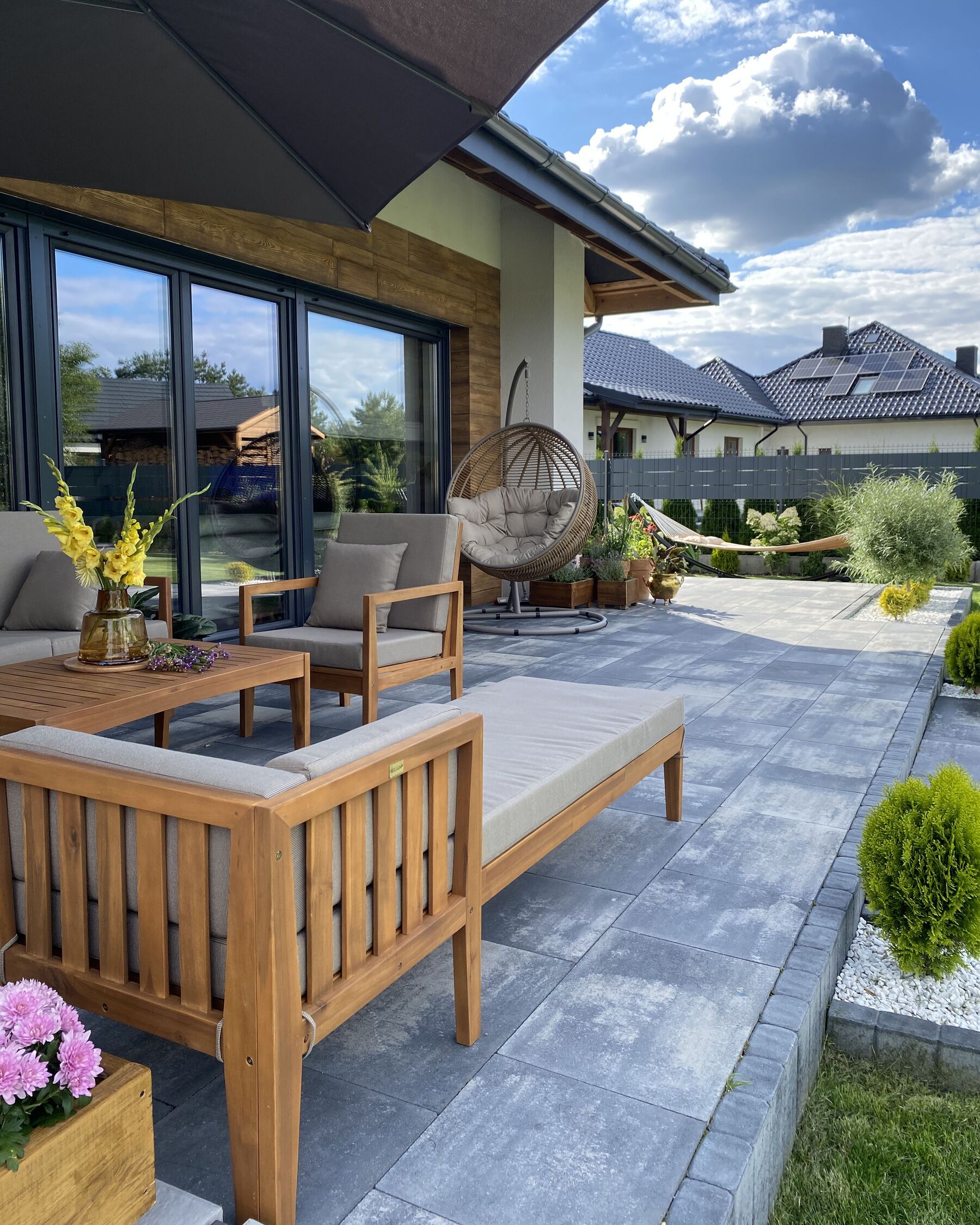 Oakwood Loungeset · 12-teilig mit Kissen & Tisch